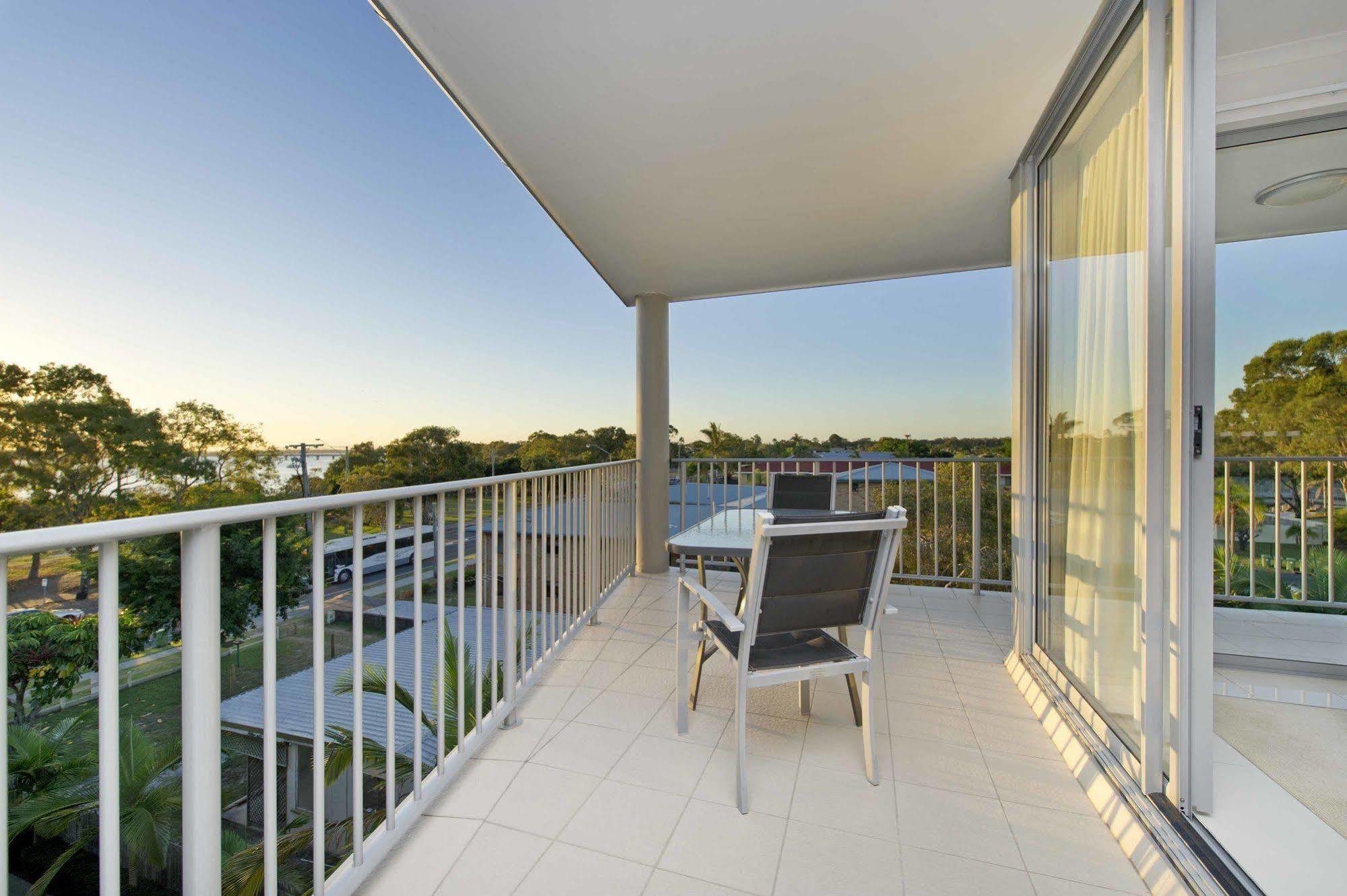 On The Bay Apartments Bongaree Exterior photo